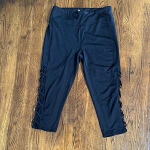 Black Cropped Capri Leggings with Side Lattice Mesh Medium